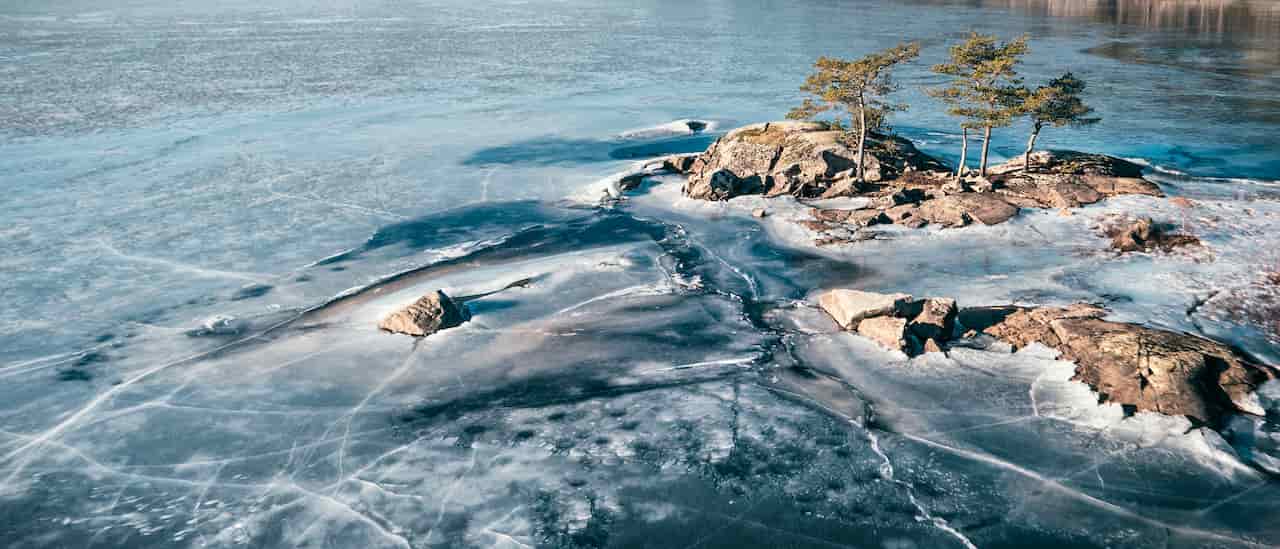 Island in ice March 2021
