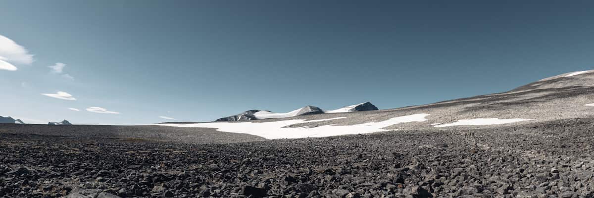 Far away photo of Galdhøpiggen